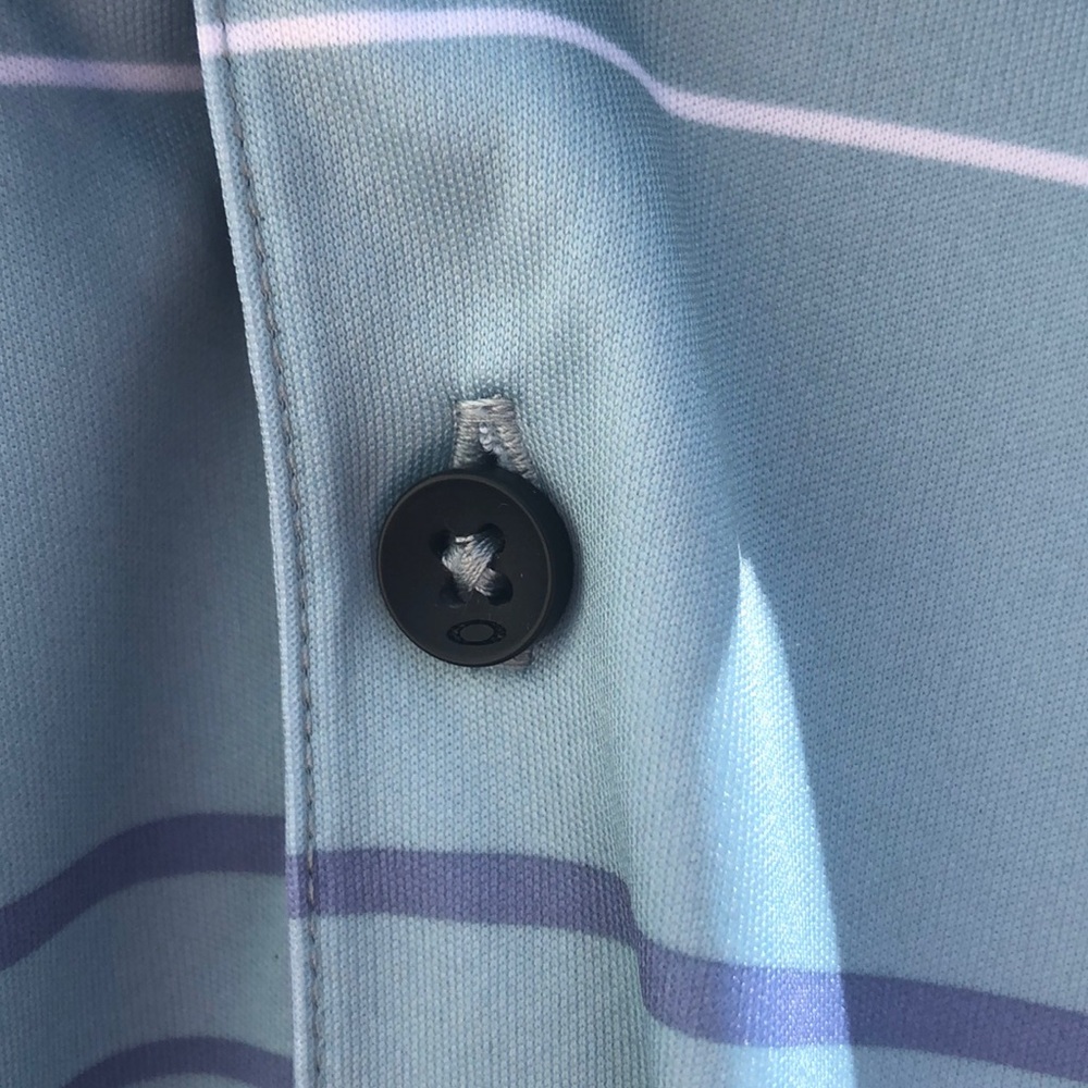 Men’s Oakley Golf Polo: Medium - Picture 4 of 4
